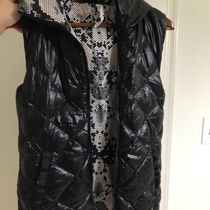 Lululemon double side vest size 4